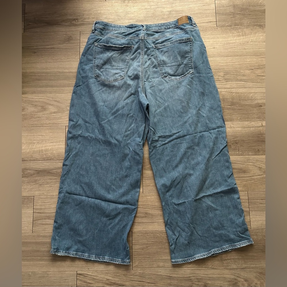 American Eagle Dreamy Drape Stretch Super High-Waisted Baggy Wide-Leg Jean, 20 - Picture 5 of 13